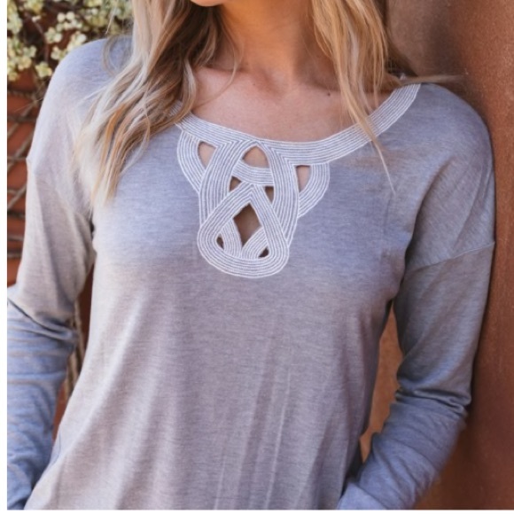 Embroidered tee - Picture 2 of 4